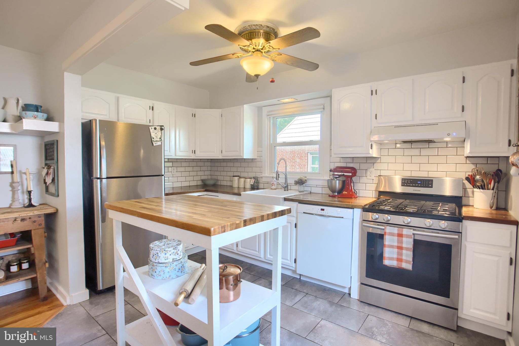 409 Appletree Road Camp Hill, PA 17011 - Photo 11 of 39 Gallery Image 11