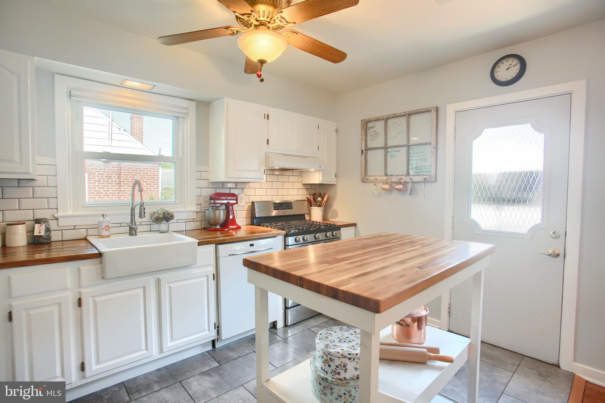 409 Appletree Road Camp Hill, PA 17011 - Photo 8 of 39 Gallery Image 8