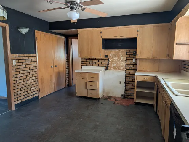 $174,000 | 2215 Guilford Road, Rockford, IL 61107