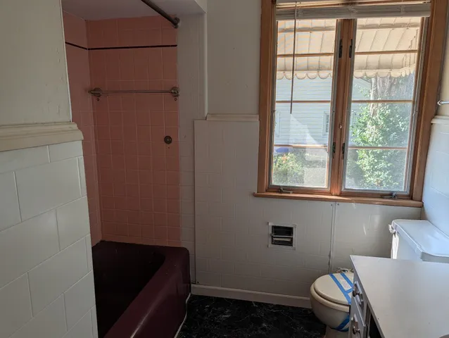 $174,000 | 2215 Guilford Road, Rockford, IL 61107