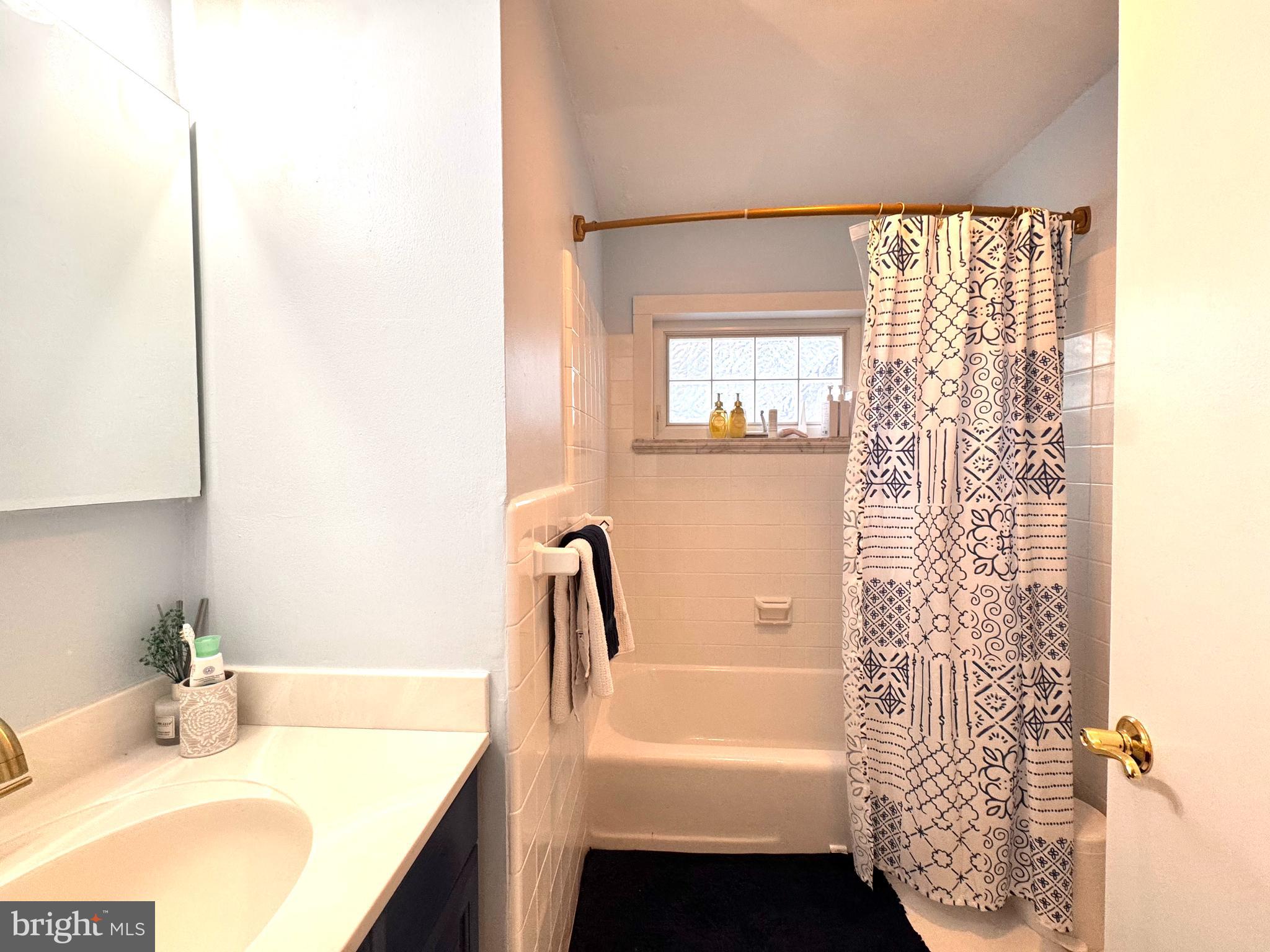 2100 Haverford Road Ardmore, PA 19003 - Photo 19 of 33 FULL BATH