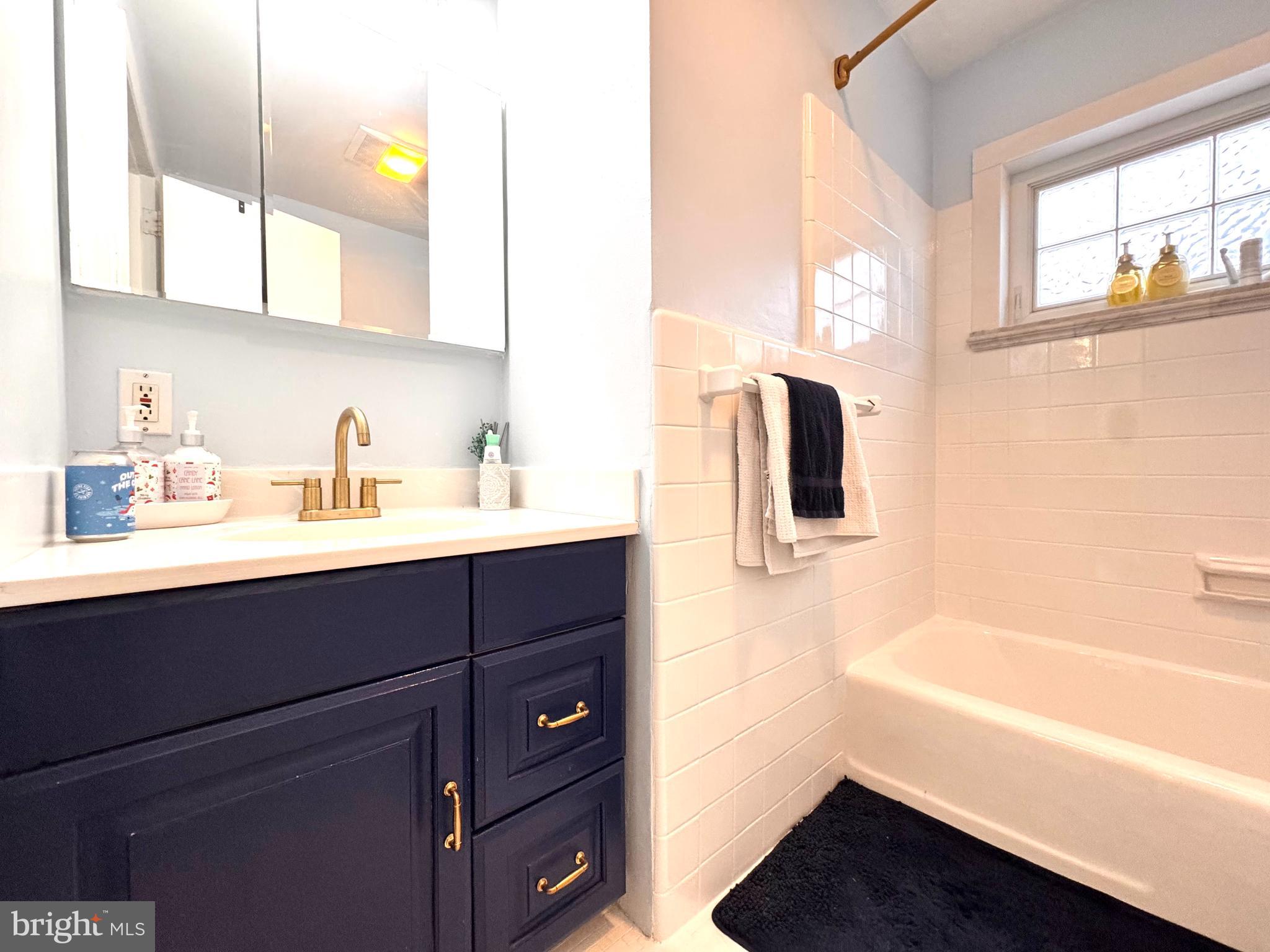 2100 Haverford Road Ardmore, PA 19003 - Photo 20 of 33 FULL BATH