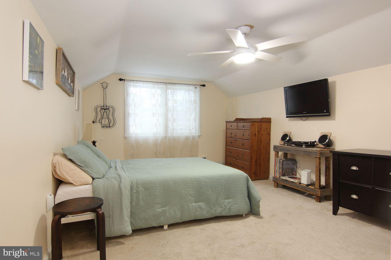 2100 Haverford Road Ardmore, PA 19003 - Photo 23 of 33 UPPER LEVEL BEDROOM