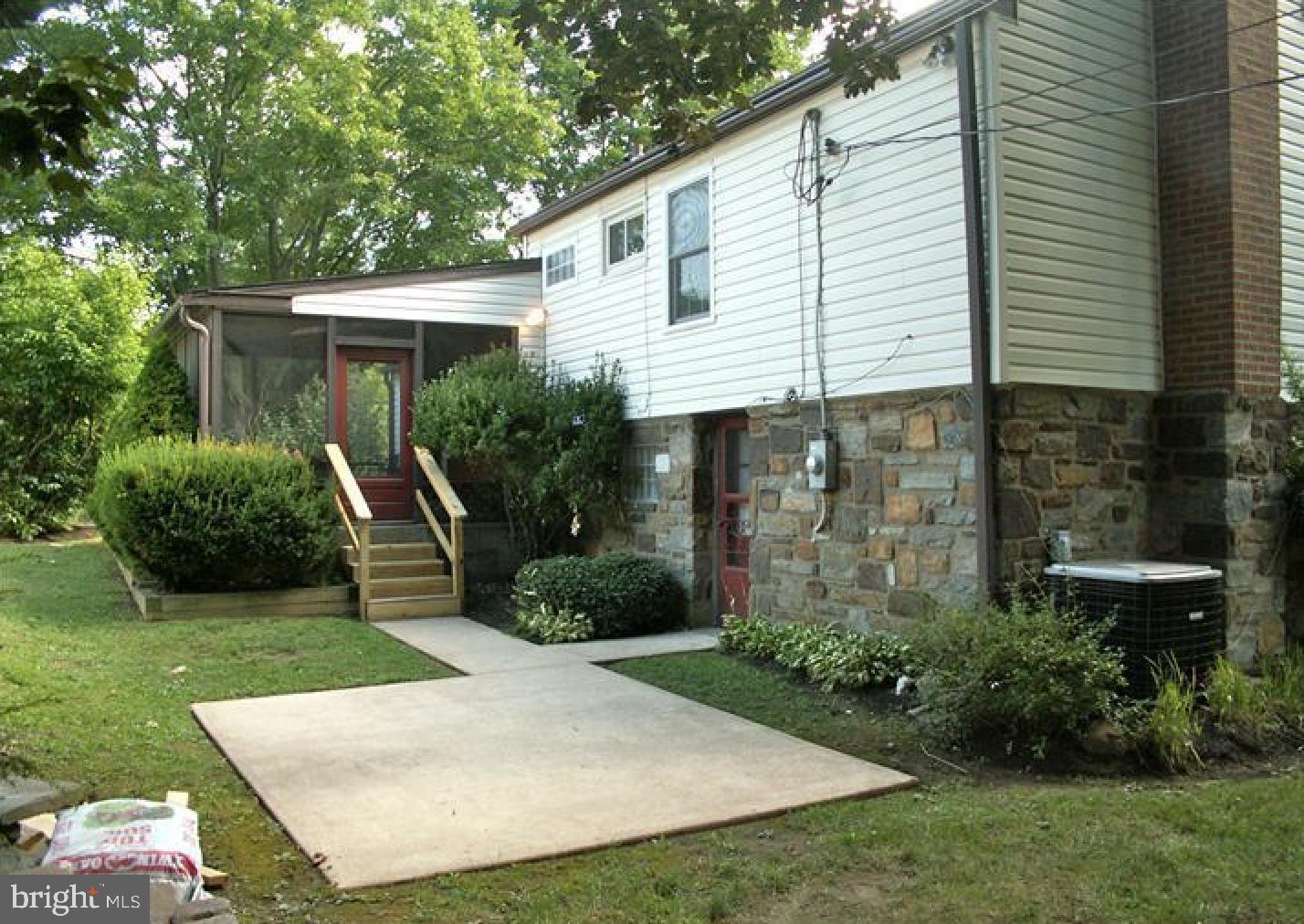 2100 Haverford Road Ardmore, PA 19003 - Photo 29 of 33 a view of a house with backyard and garden