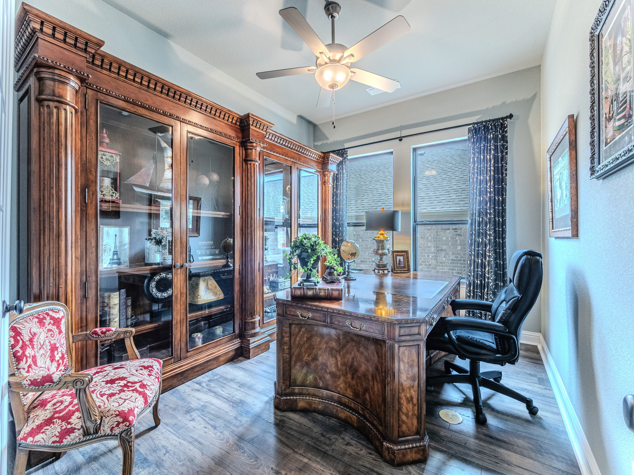 112 Hollytree Court Georgetown, TX 78628 - Photo 17 of 40 a living room with furniture and wooden floor