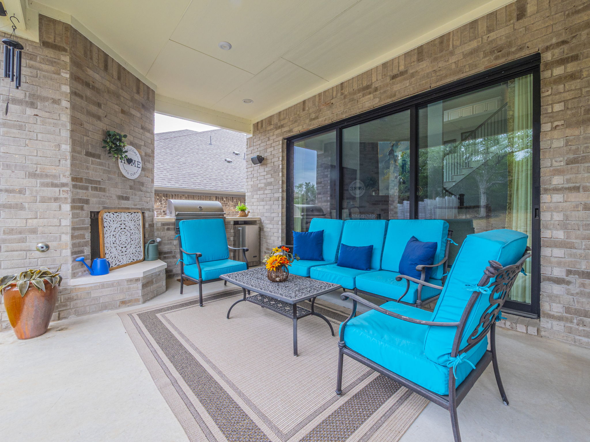 112 Hollytree Court Georgetown, TX 78628 - Photo 32 of 40 a living room with furniture and a fireplace