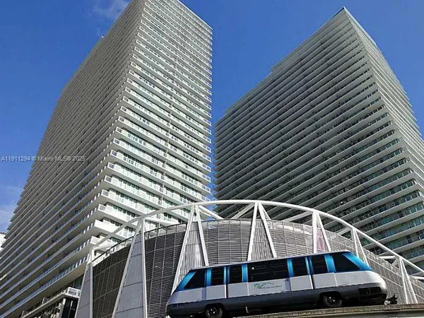 $3,200 | 1111 Southwest 1st Avenue, Unit 1123N, Miami, FL 33130