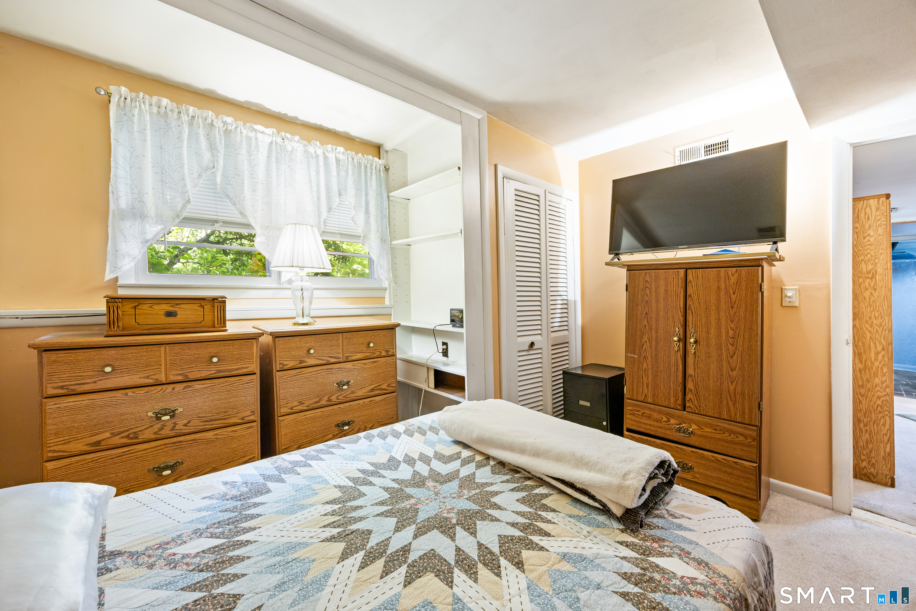 936 South Meriden Road Cheshire, CT 06410 - Photo 24 of 39