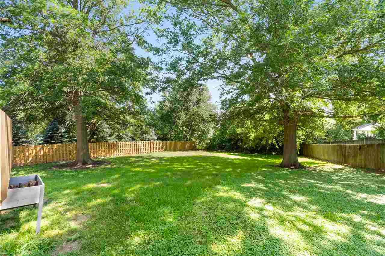 1928 Holiday Road Coralville, IA 52241 - Photo 15 of 43 Gallery Image 15