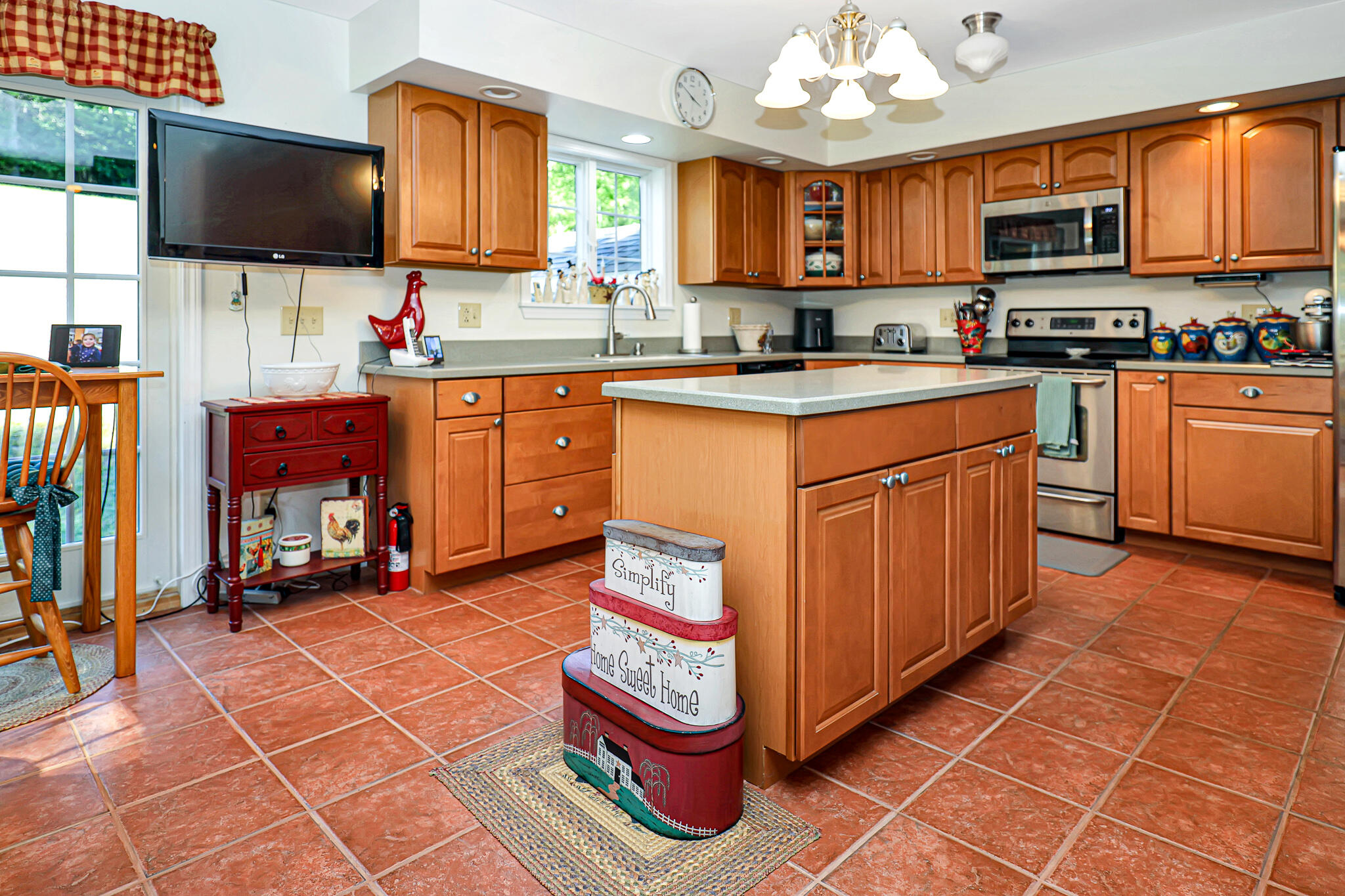 44 Mountain View Road Mexico, ME 04257 - Photo 7 of 115 7