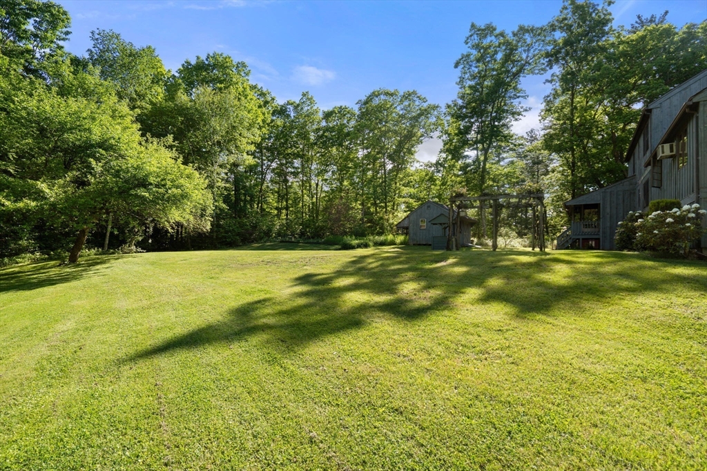 1 Leno Road Sturbridge, MA 01566 - Photo 24 of 33