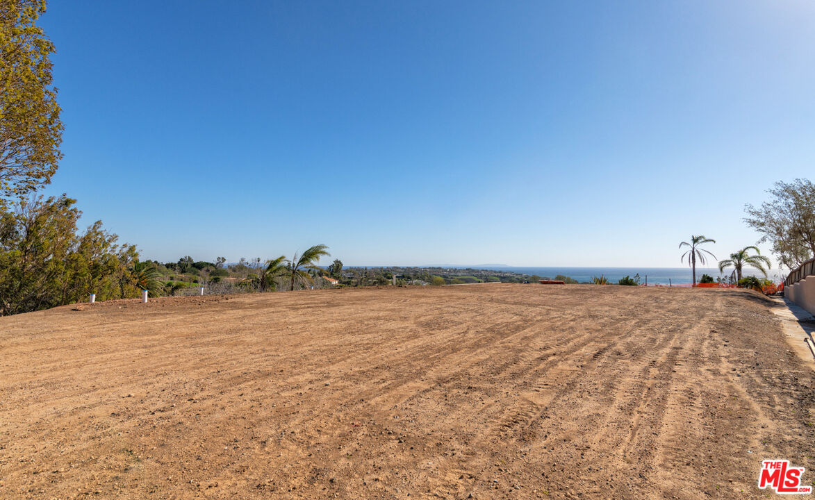 29800 Cuthbert Road Malibu, CA 90265 - Photo 11 of 25
