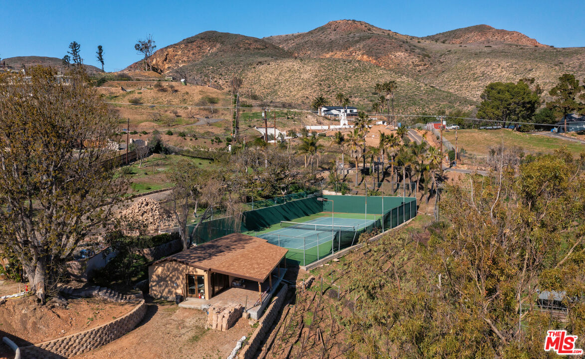 29800 Cuthbert Road Malibu, CA 90265 - Photo 13 of 25