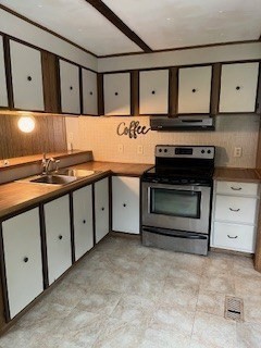 90 Willow Tree Drive Attleboro, MA 02703 - Photo 3 of 16 a kitchen with stainless steel appliances granite countertop a stove and a refrigerator