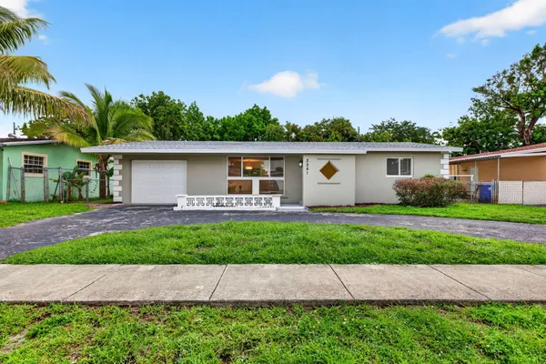 $569,900 | 2241 Southwest 67th Lane, Miramar, FL 33023