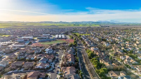 $1,092,500 | 229 Grazia Avenue, Mountain House, CA 95391