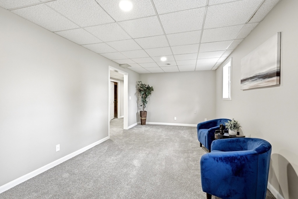 42 Amos Drive Springfield, MA 01118 - Photo 21 of 37