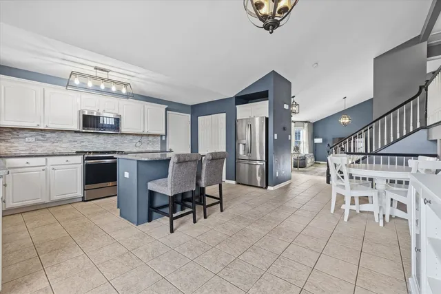 $369,900 | 25632 Fieldstone Court, Channahon, IL 60410