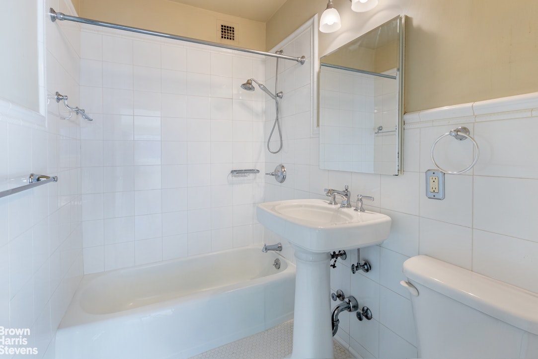 2621 Palisade Avenue, Unit 4J Bronx, NY 10463 - Photo 14 of 24