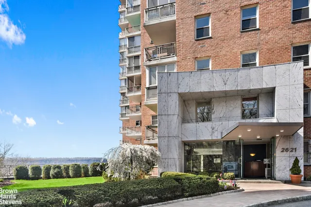 $700,000 | 2621 Palisade Avenue, Unit 4J | Spuyten Duyvil