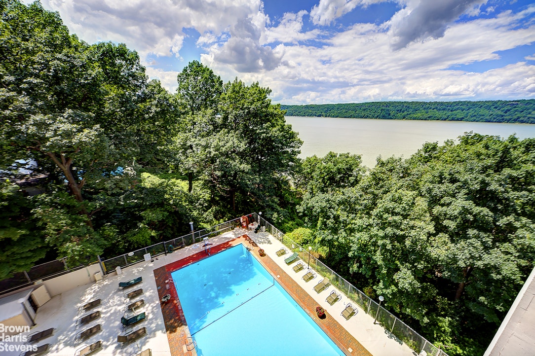 2621 Palisade Avenue, Unit 4J Bronx, NY 10463 - Photo 21 of 24