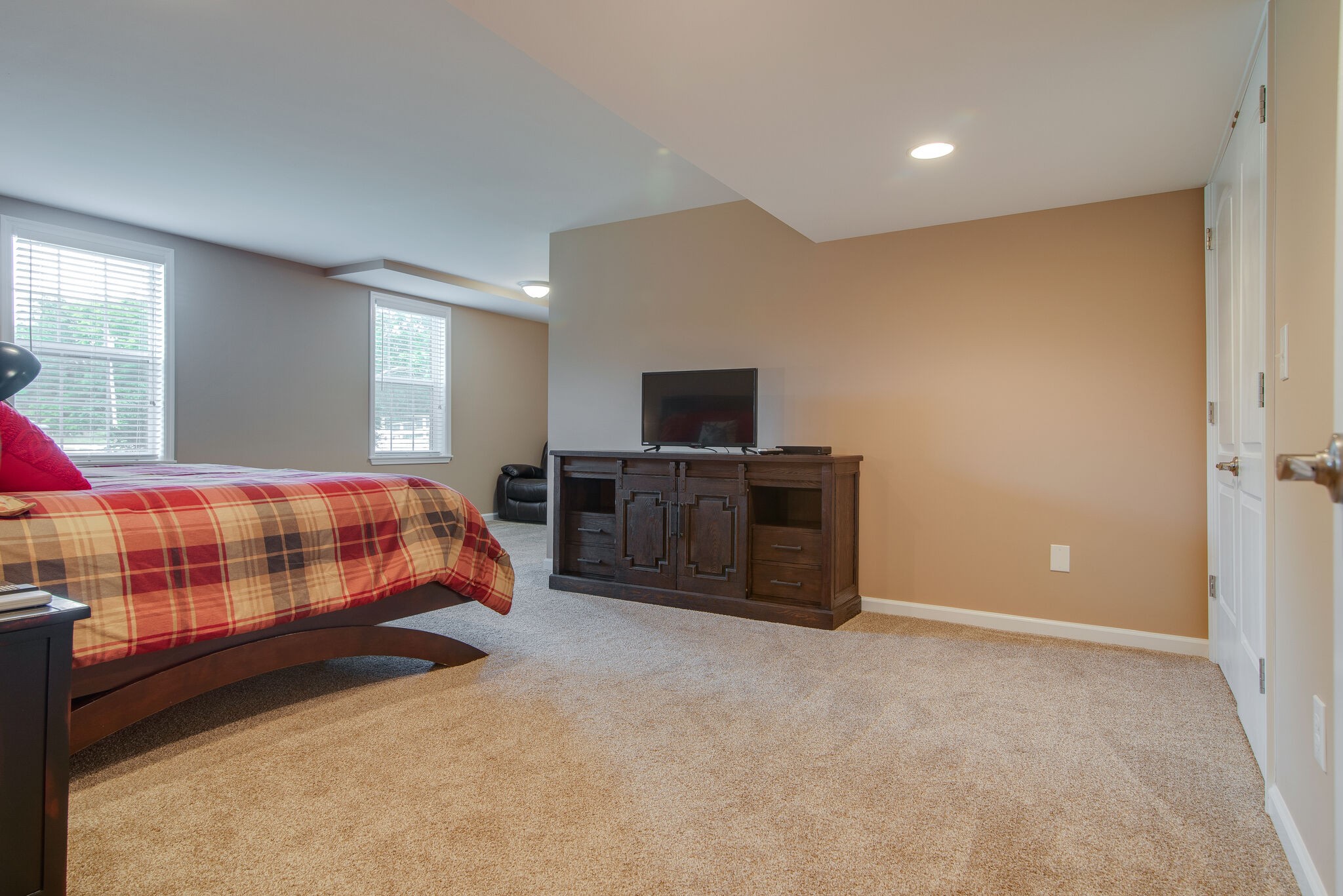 2741 Burgess Gower Road Springfield, TN 37172 - Photo 44 of 50 a bedroom with a bed and a television