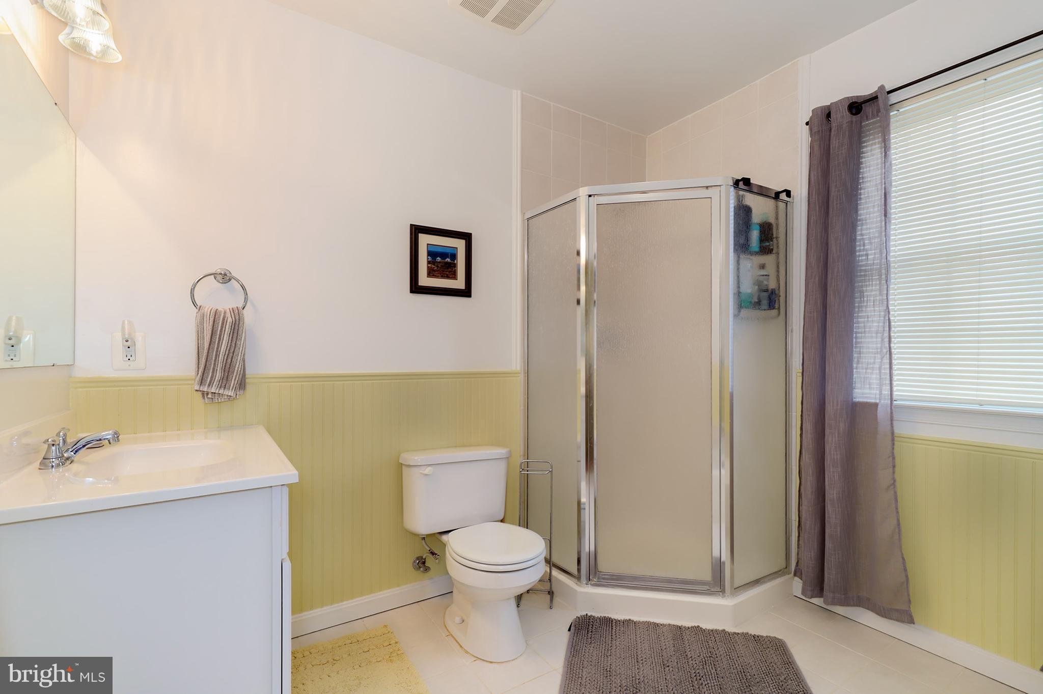 2862 Graham Road Falls Church, VA 22042 - Photo 18 of 30 Bath
