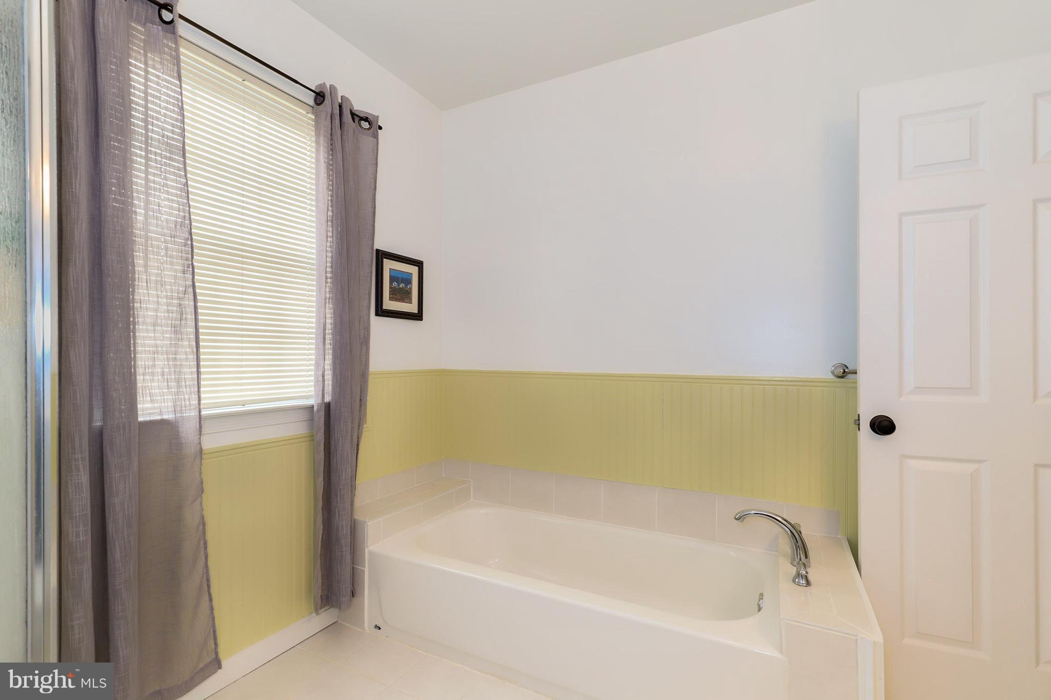 2862 Graham Road Falls Church, VA 22042 - Photo 19 of 30 Bath