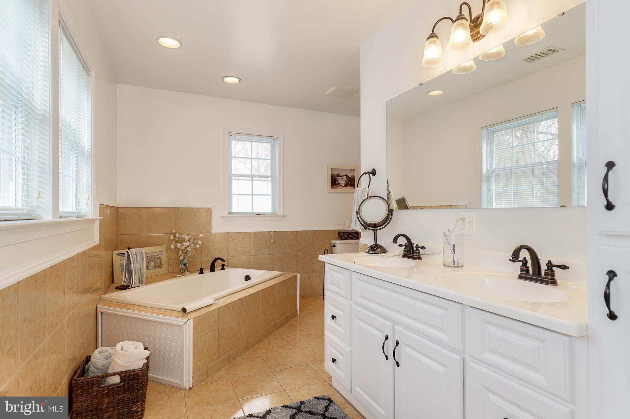 2862 Graham Road Falls Church, VA 22042 - Photo 22 of 30 Bath