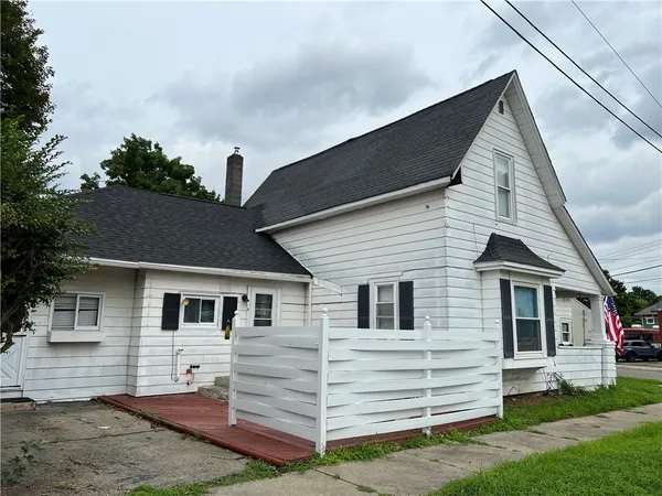 $1,200 | 416 Broadway Street, Unit A, Elmira, NY 14904