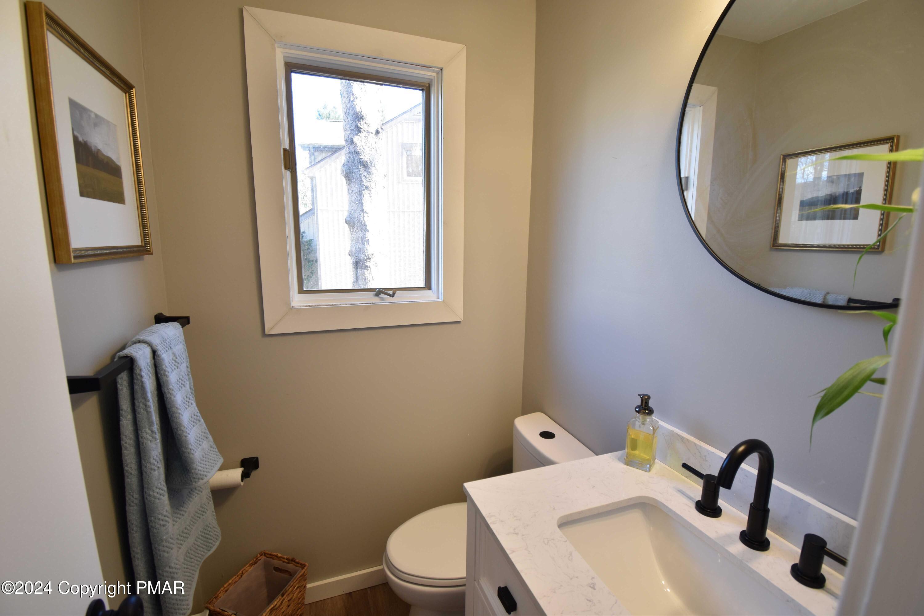 115 Northslope II Road East Stroudsburg, PA 18302 - Photo 23 of 27 half bath