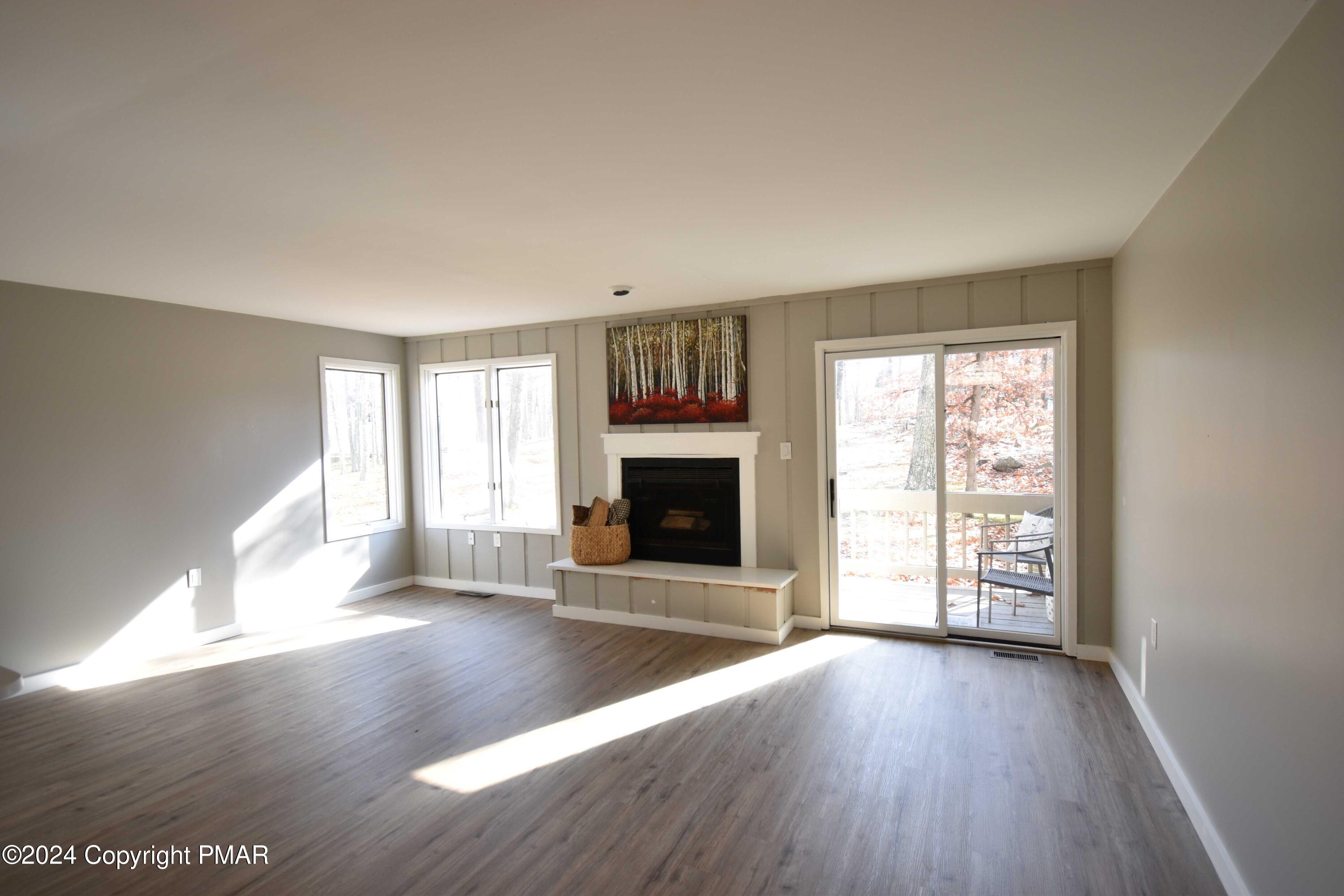 115 Northslope II Road East Stroudsburg, PA 18302 - Photo 10 of 27 living