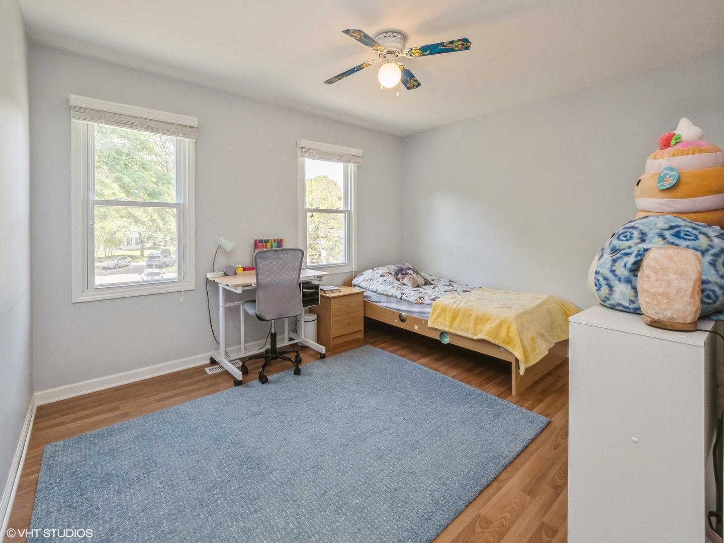 35 Crompton Court Fox River Grove, IL 60021 - Photo 18 of 39 a bedroom with a bed and a window