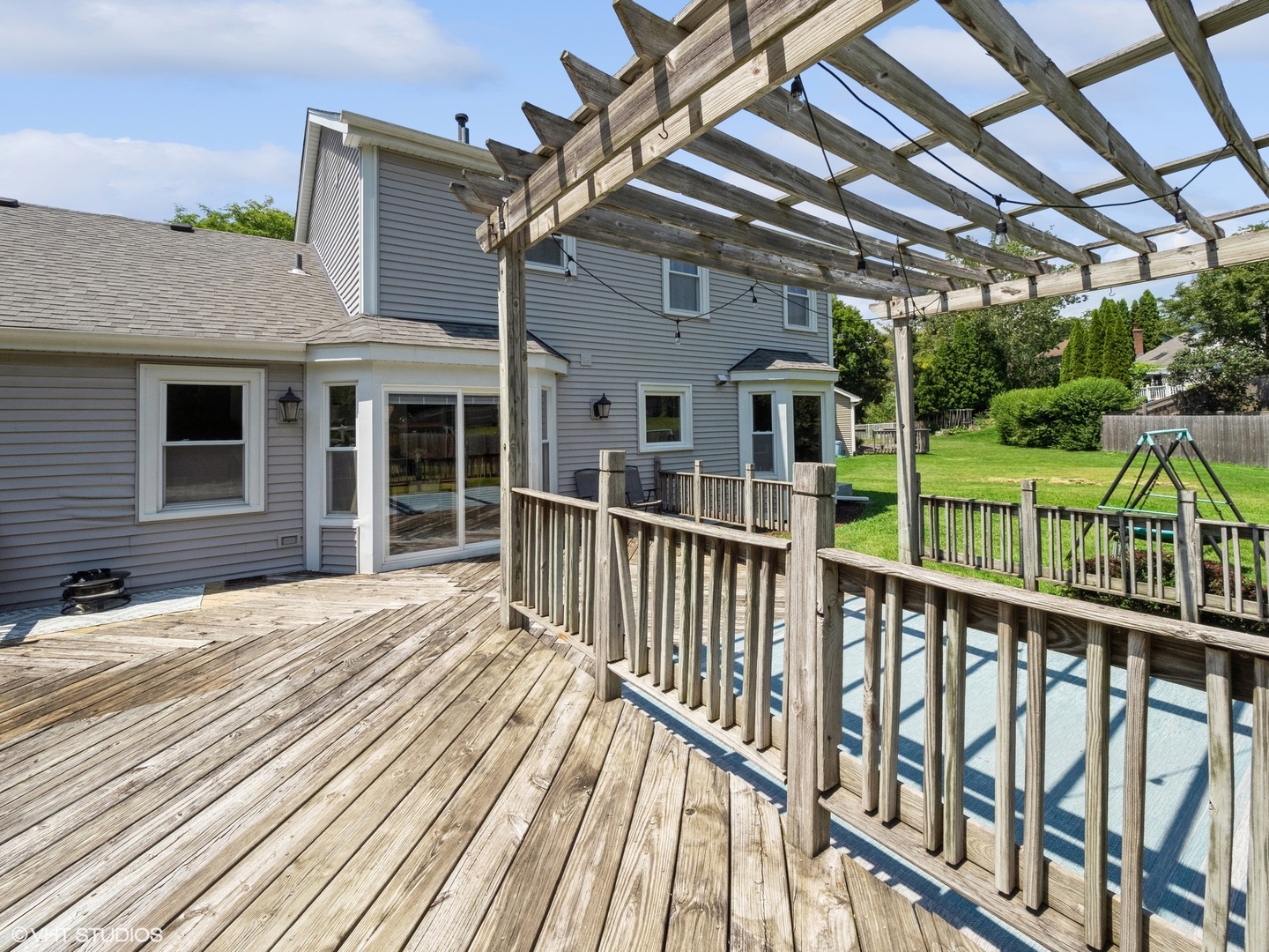 35 Crompton Court Fox River Grove, IL 60021 - Photo 24 of 39 a view of a house with wooden deck