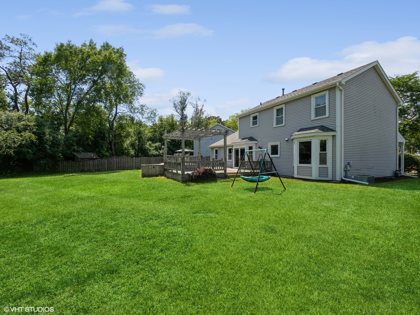 35 Crompton Court Fox River Grove, IL 60021 - Photo 25 of 39 a view of a house with backyard and sitting area