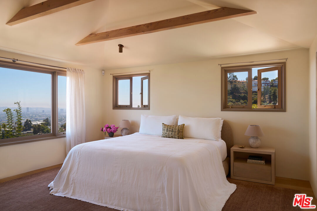6911 Los Tilos Road Los Angeles, CA 90068 - Photo 11 of 44