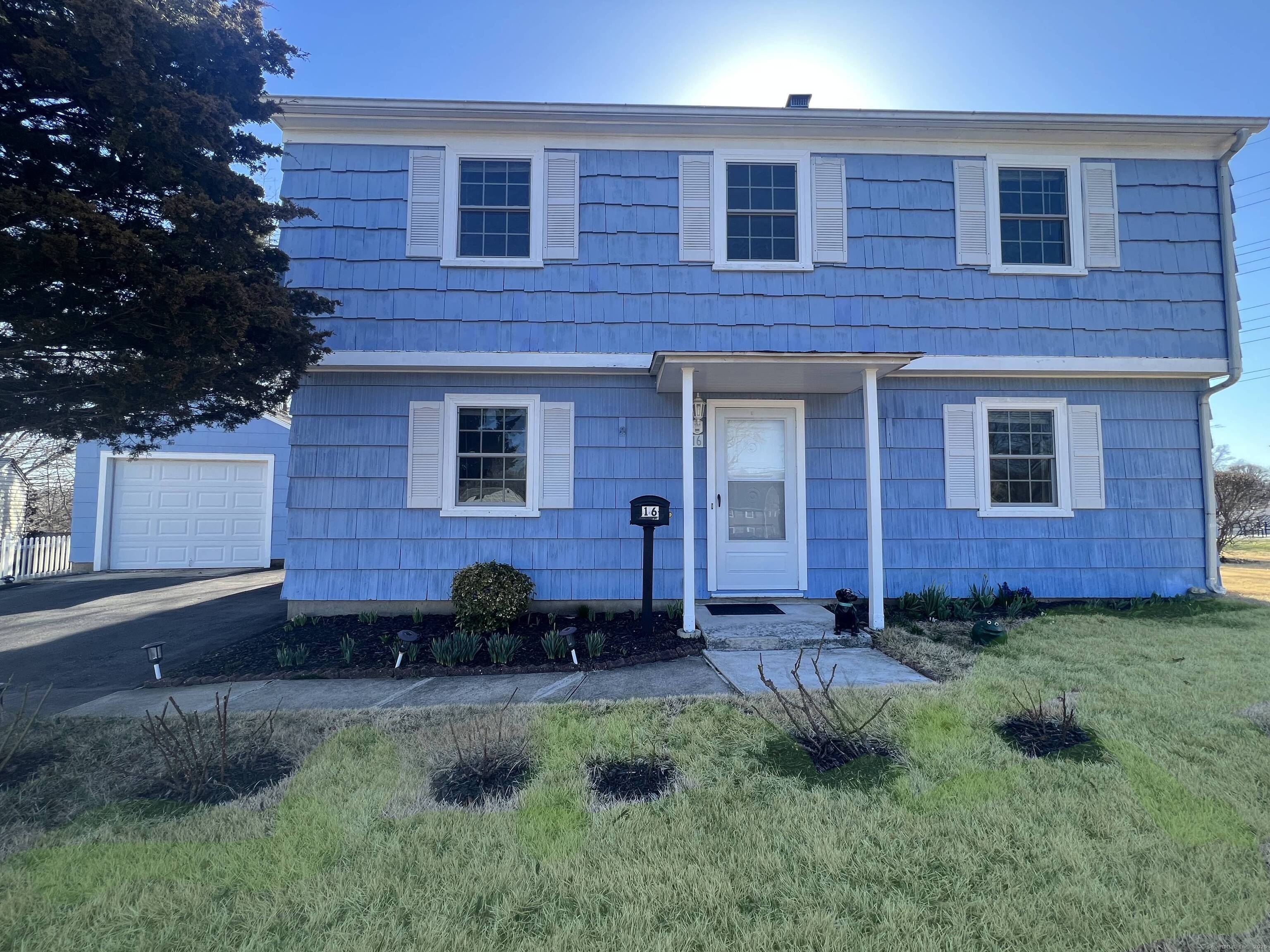4 Bedroom Colonial on Cul-De-Sac in Broad River Area of Norwalk