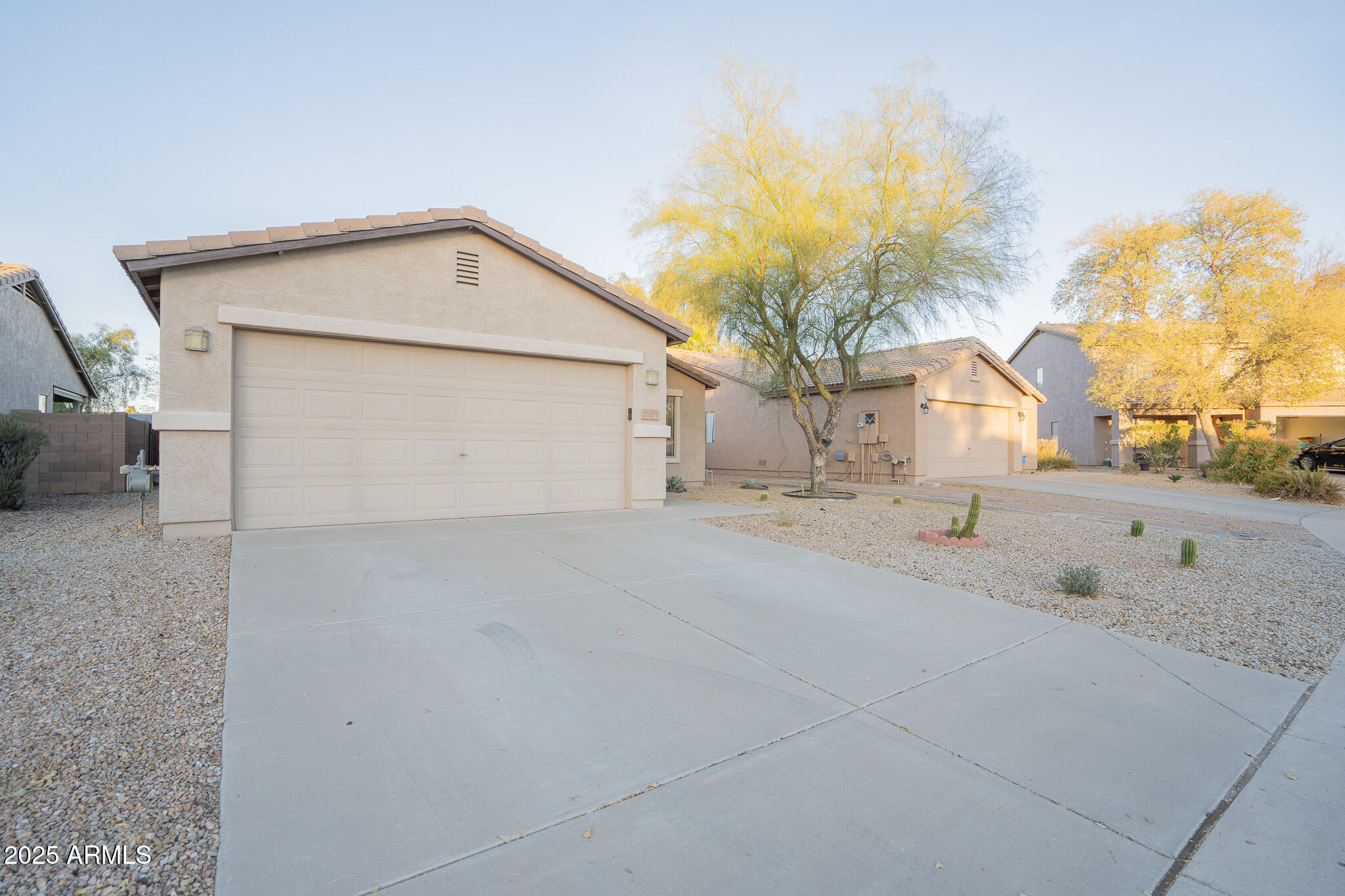 21379 Keystone Drive Maricopa, AZ 85138 - Photo 3 of 23 3