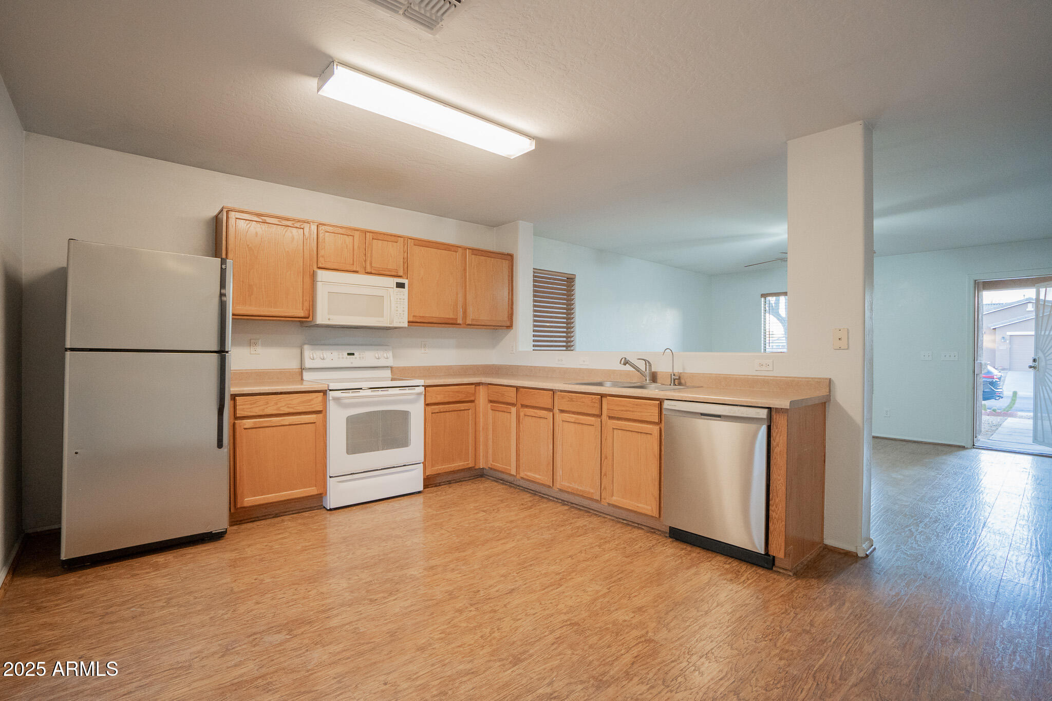 21379 Keystone Drive Maricopa, AZ 85138 - Photo 6 of 23 DSC00661