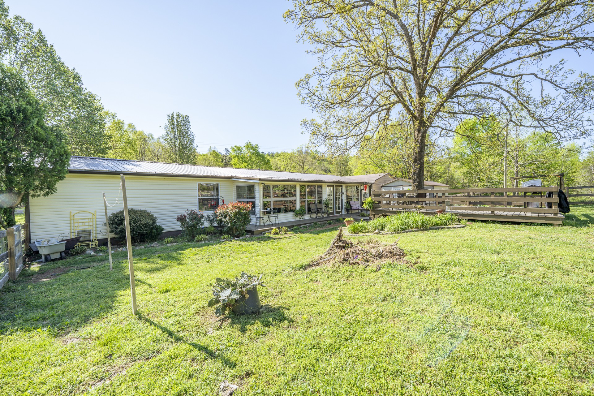 4195 Morrison Creek Road Clifton, TN 38425 - Photo 13 of 97