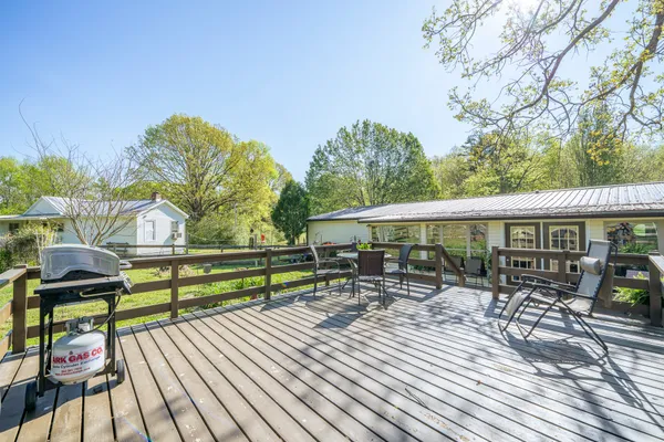 $370,000 | 4195 Morrison Creek Road, Clifton, TN 38425