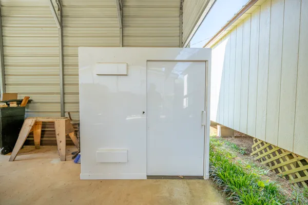 $370,000 | 4195 Morrison Creek Road, Clifton, TN 38425