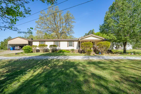 $370,000 | 4195 Morrison Creek Road, Clifton, TN 38425