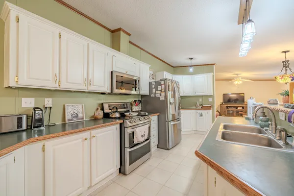 $370,000 | 4195 Morrison Creek Road, Clifton, TN 38425