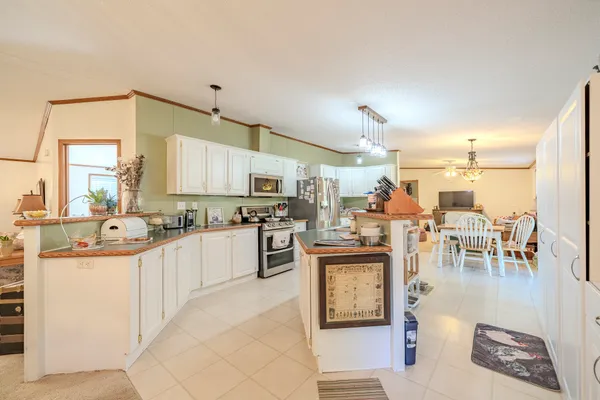 $370,000 | 4195 Morrison Creek Road, Clifton, TN 38425