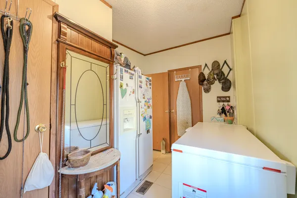 $370,000 | 4195 Morrison Creek Road, Clifton, TN 38425