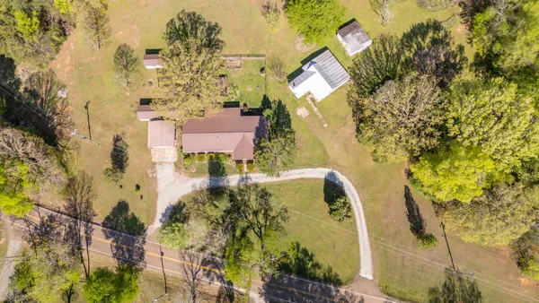 $370,000 | 4195 Morrison Creek Road, Clifton, TN 38425