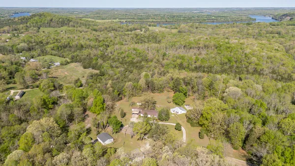 $370,000 | 4195 Morrison Creek Road, Clifton, TN 38425