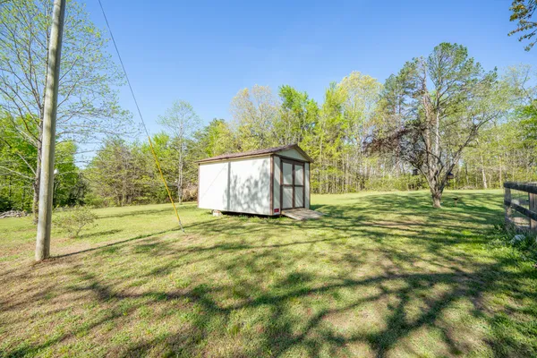$370,000 | 4195 Morrison Creek Road, Clifton, TN 38425