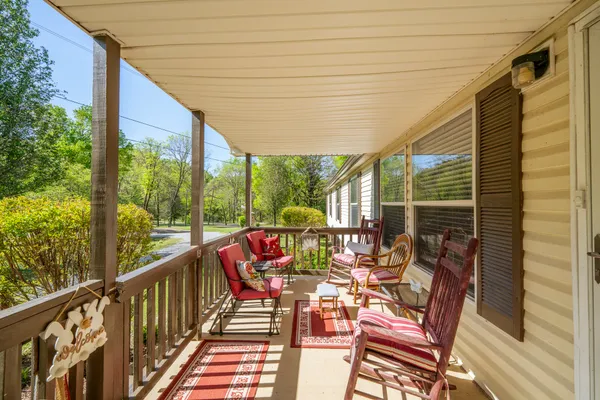 $370,000 | 4195 Morrison Creek Road, Clifton, TN 38425